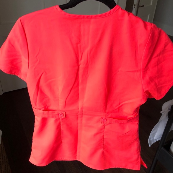Grey’s Anatomy Neon Pink Scrub Top - SMALL - Picture 5 of 5